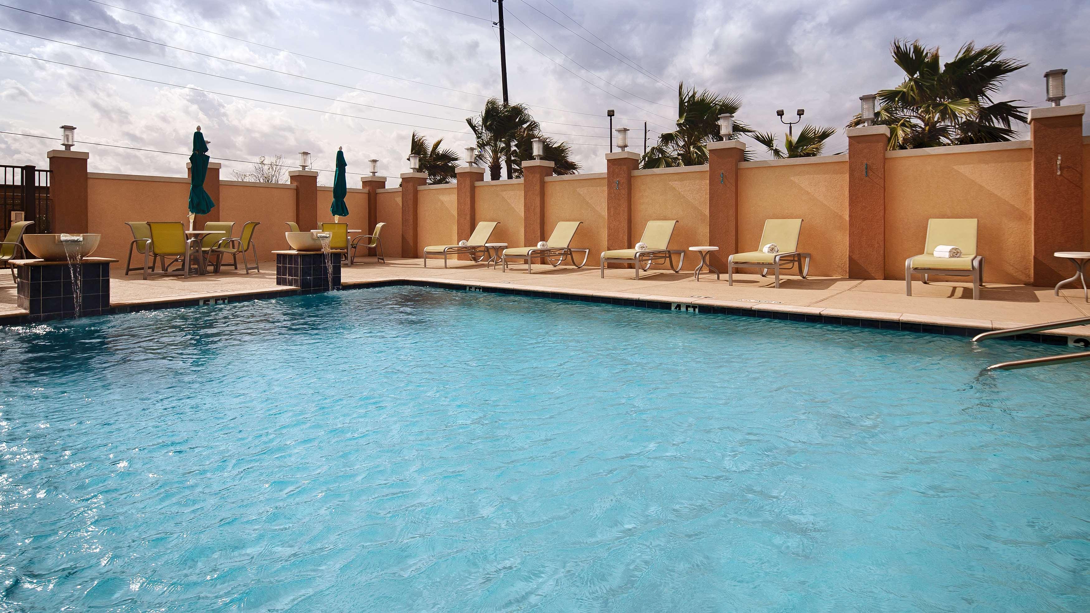 Best Western Premier Ashton Suites - Willowbrook Houston Bagian luar foto