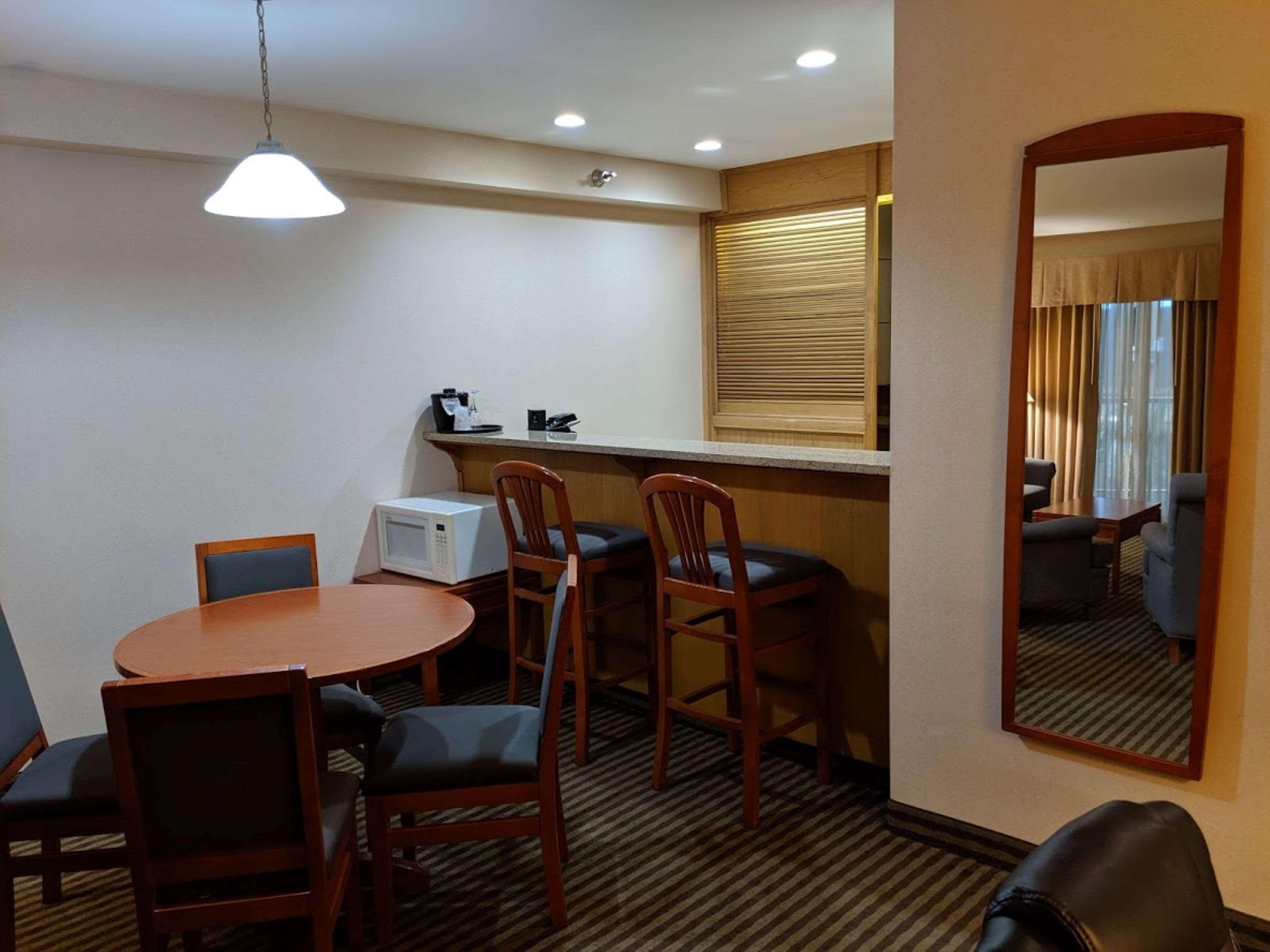 Best Western Premier Ashton Suites - Willowbrook Houston Bagian luar foto